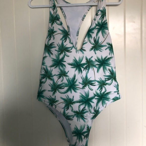 Bathing suit - Picture 1 of 4